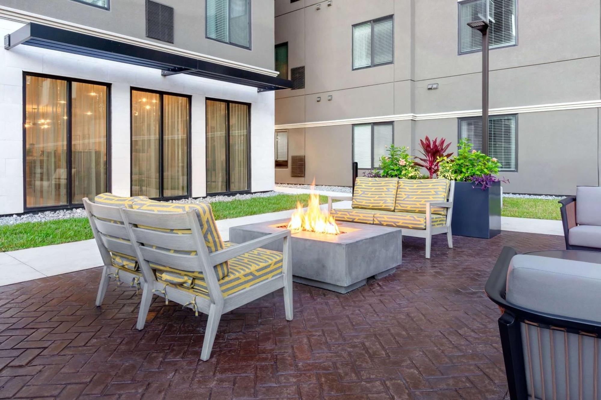 Waterwalk Extended Stay By Wyndham Jacksonville Deerwood Pk Esterno foto